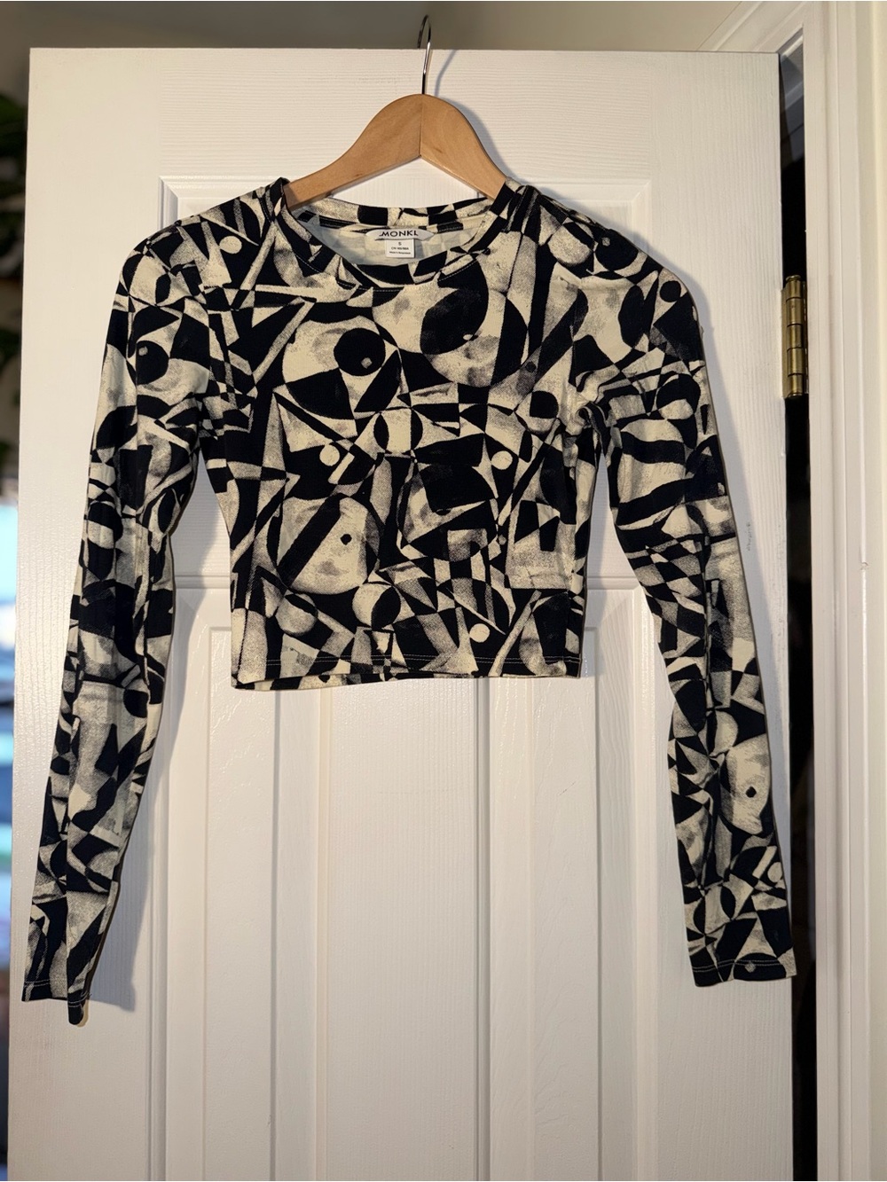 Monki Black & White Geometric Long-Sleeve Crop Top Womens Sz S